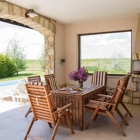 Large And Luminous Private Villa, With Pool. Villa Balchik