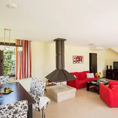 Large And Luminous Private Villa, With Pool.